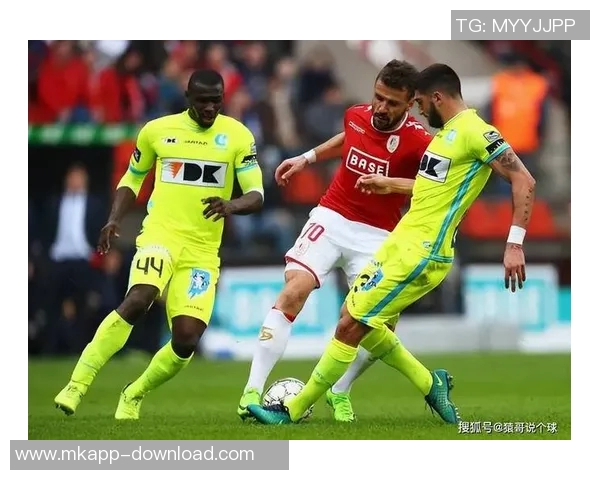 欧冠激战波尔图与莱比锡互交白卷红牌争议引发全场热议与十大精彩瞬间回顾